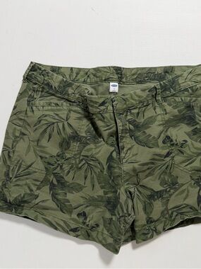 Old Navy Olive Camo Print Shorts